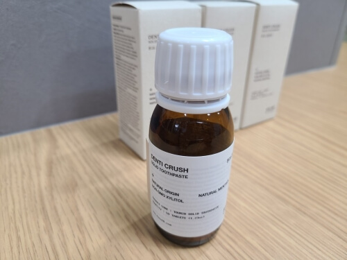 고체 치약 병 사진