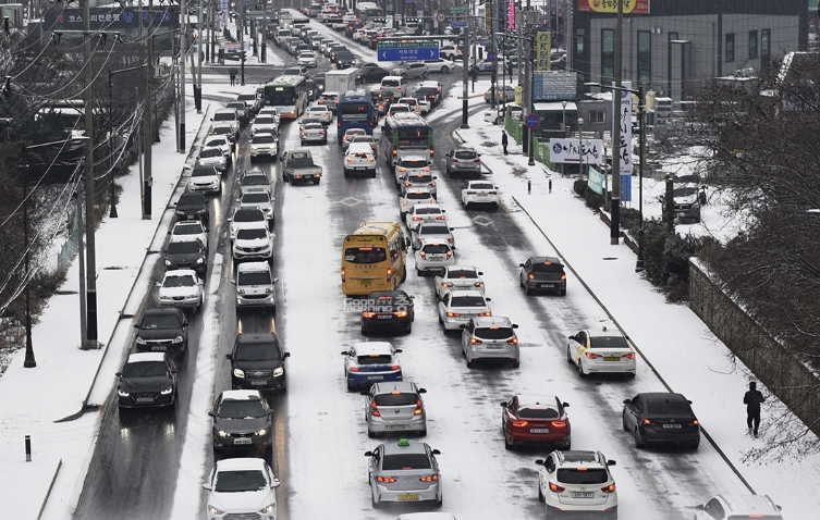 우눈폭탄 출근길 퇴근실 대설주의 눈 비 강설 강 교통대란