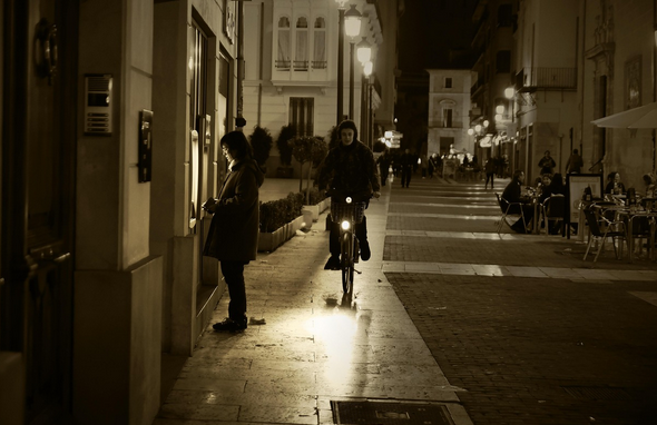 누군가를 기다리는 돈, 혹은 마음 – ATM 앞에 서 있는 우리들의 이야기