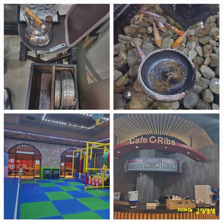 홀 안에 있는 어린이 놀이터와 카페