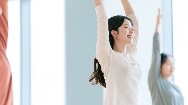 유연성이 걱정돼 매트 앞에 선 사람