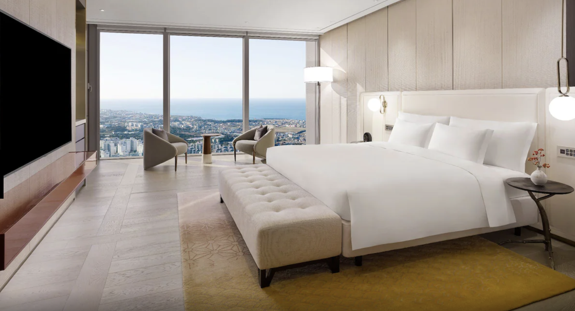 디플로매틱 스위트