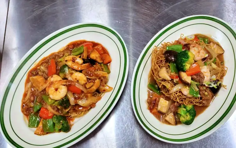 줄서는식당 영탁 추천 홍콩식 바베큐 플래터, 도가니 커리국수, 마파두부 볶음밥 맛있는 곳 신용산역 용리단길 맛집 소개