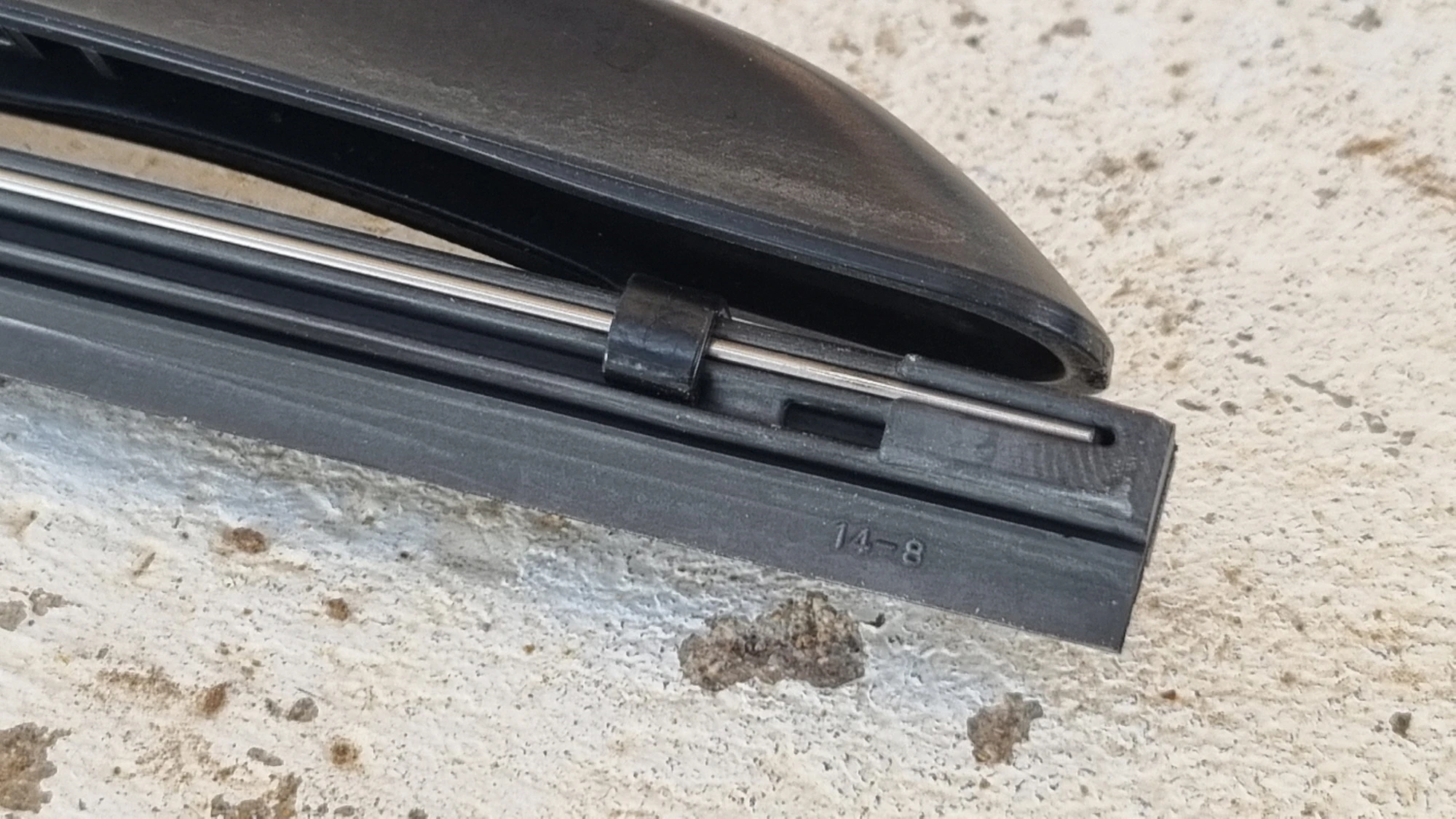 와이퍼 고무 끼우는 방향