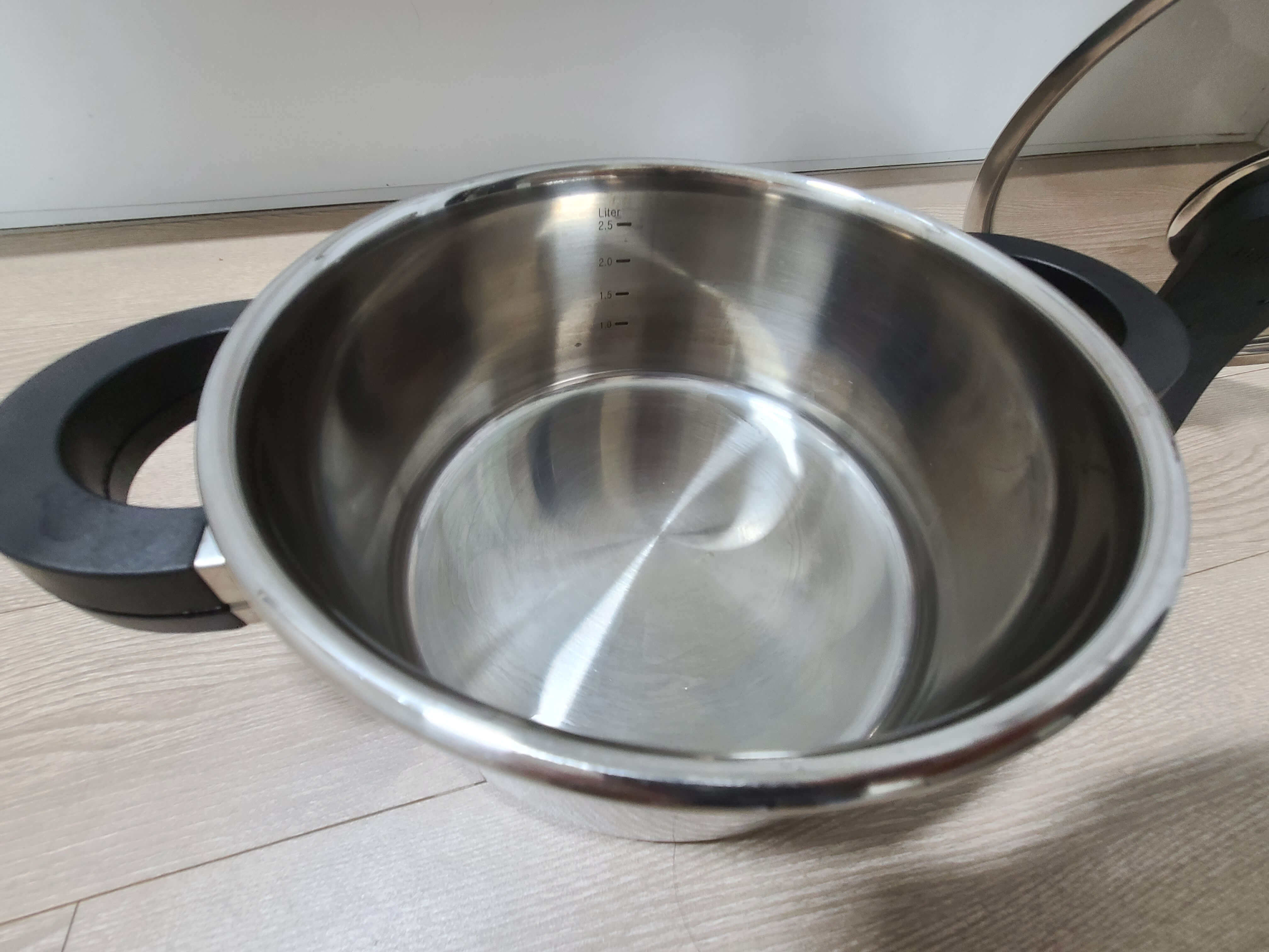 해피콜 냄비 내부