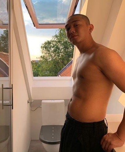 배우 유아인 프로포폴 투약 논란 경찰 조사 후 과거 인스타 논란 게시글