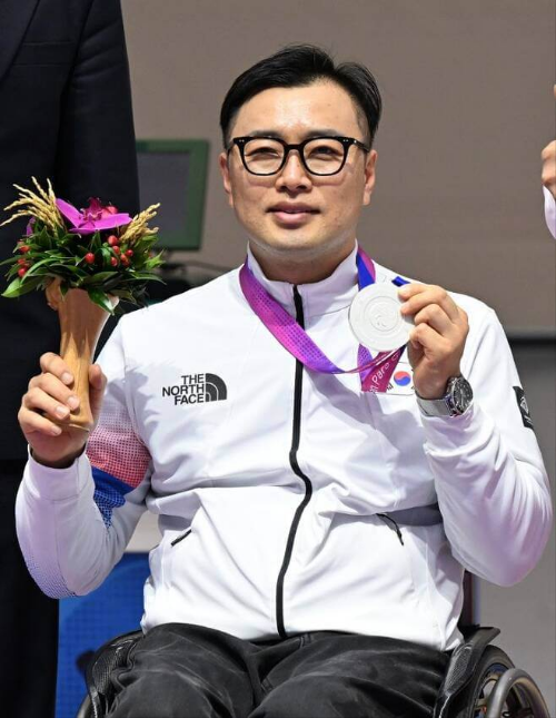 김정남 AG 은메달