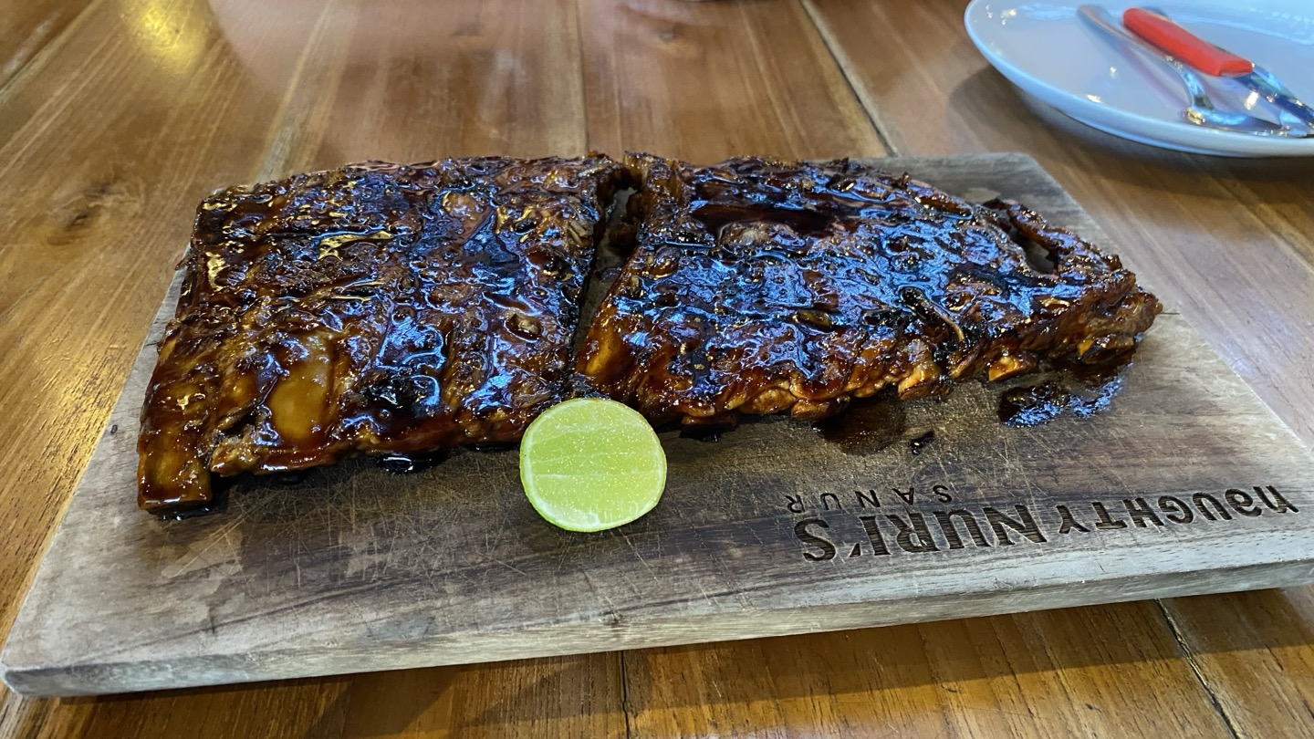 “발리 폭립의 성지, 너티 누리스 사누르점 실후기!”