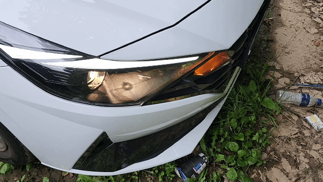 방향지시등의 존재감이 약하다.