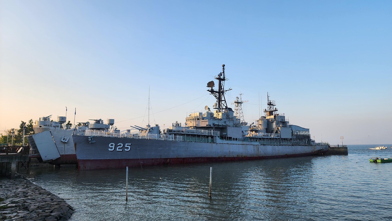 함상공원 대형상륙함 군함