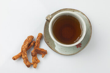 둥글레차 효능, 종류, 재배기간, 부작용등을 알아봤습니다. 둥글레차는 흔하게 먹는 차 종류에 속하지만 카페인이 있어서 조심해야 할 부분도 있습니다. 글을 참고해주세요!