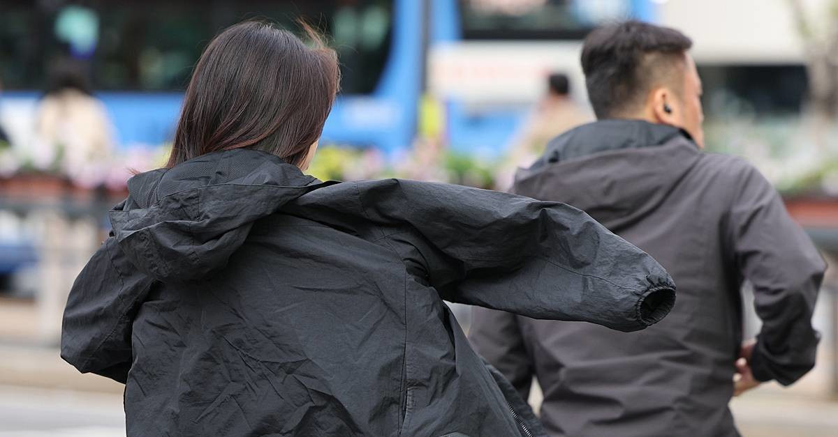 "아침 3도, 낮 24도&hellip; 내일은 겉옷 꼭 챙기세요"