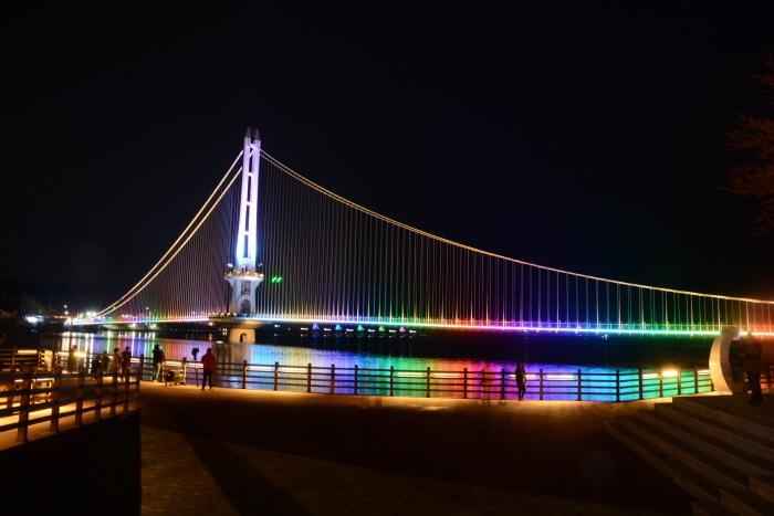 예당호 출렁다리