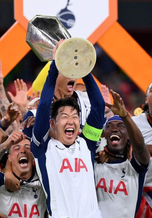 충격 속보! 손흥민, 토트넘 떠나나?! 10년 북런던 생활 진짜 끝? 미래는 어디로!