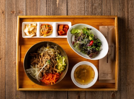 생생정보 믿고 떠나는 스타의 고장 가수 박남정 경남 한안 한식 맛집 탐밀