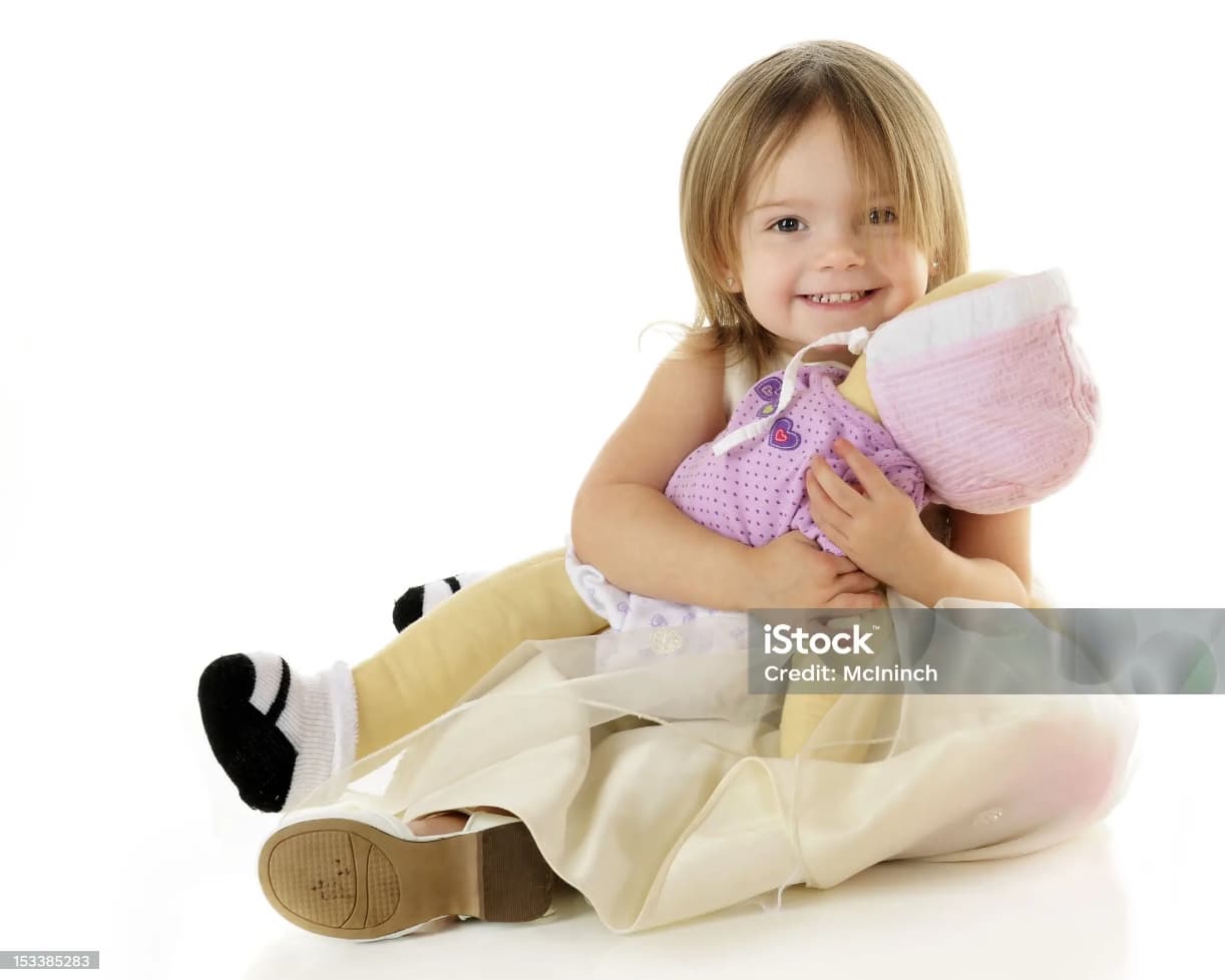 애착 인형을 손에서 놓지 않는 아이, 괜찮을까?