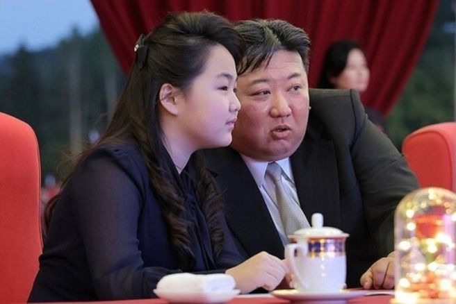북한 두 국가 개헌: 통일 삭제&middot;영토 조항 신설과 김정은 핵 지휘권 명문화의 충격적 배경