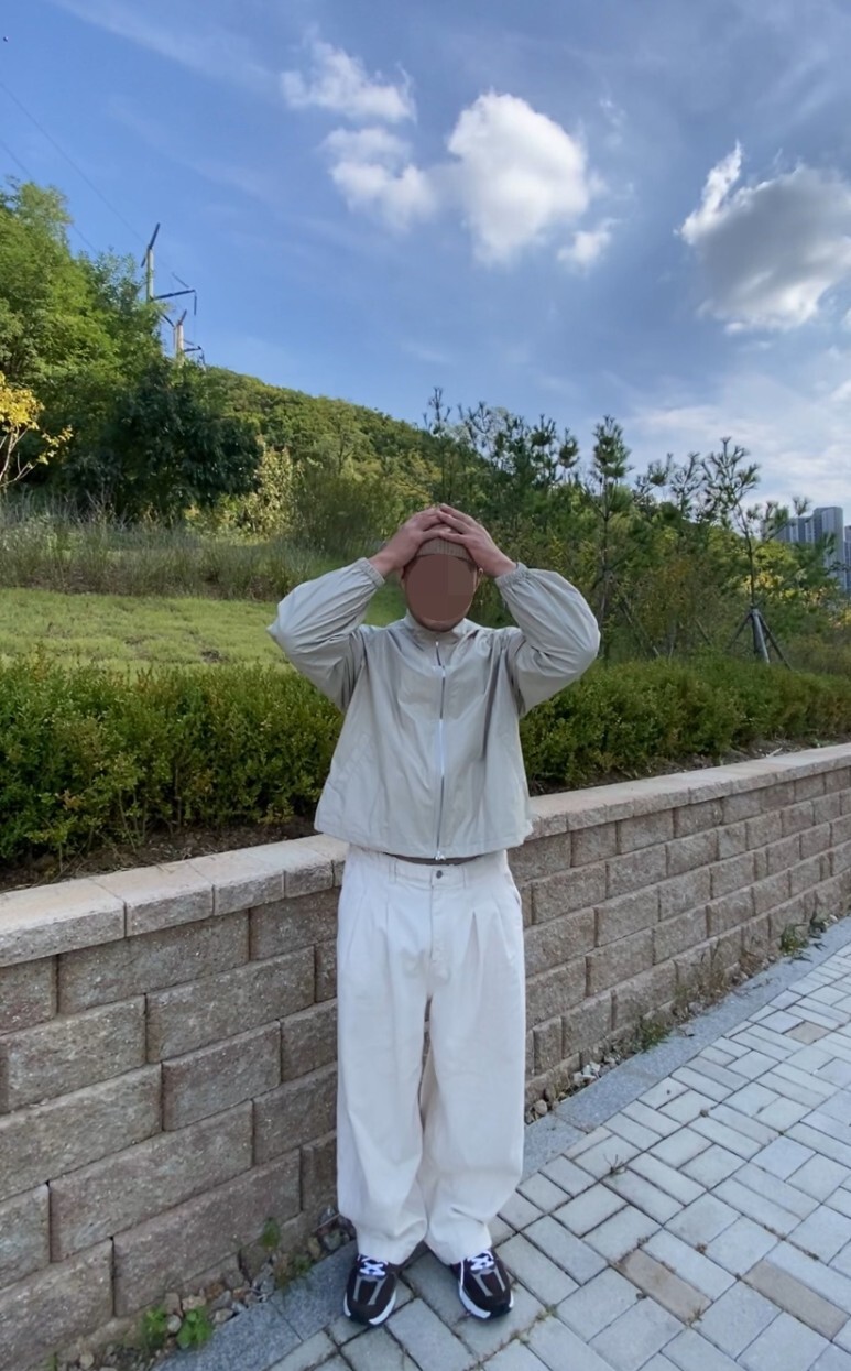 데일리룩(오뭘입)무신사 숏비니, 마뗑킴 코팅 점퍼, 무신사 데님 벌룬 크림 팬츠, 뉴발란스 브라운MR530CL, 빈티지패션, 데일리룩, 남자데일리코디, 남자데일리패션, ootd