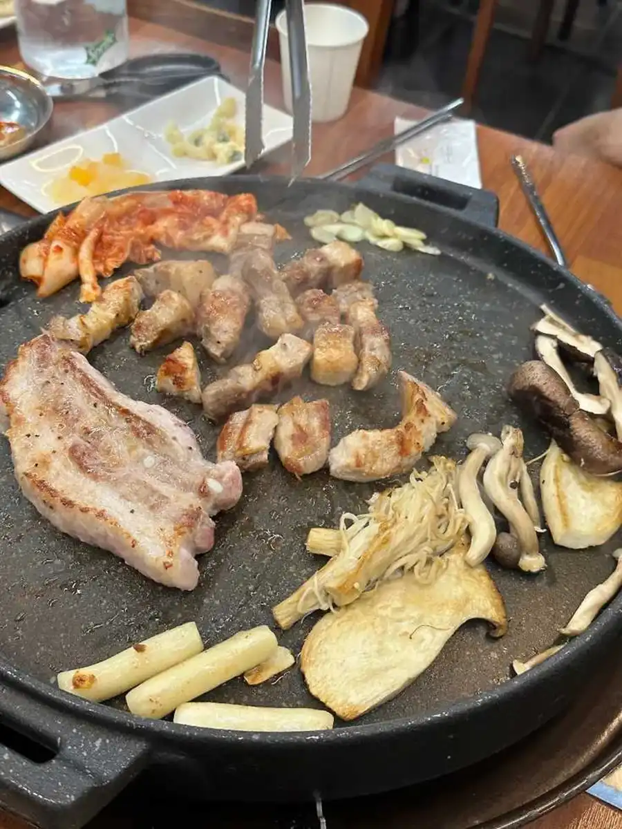극한직업 권반장명품한돈점
