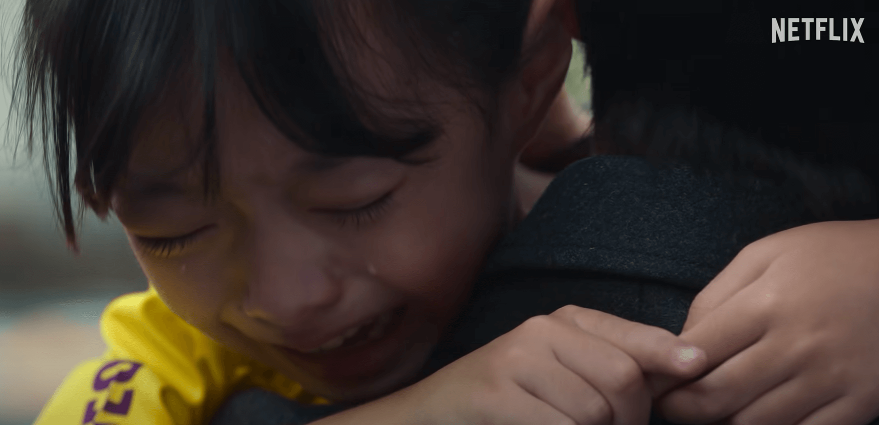 하예솔이-안겨서-울고있는-장면