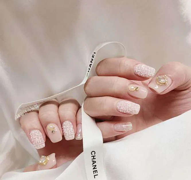 네일N속눈썹 페디베네 안양역점