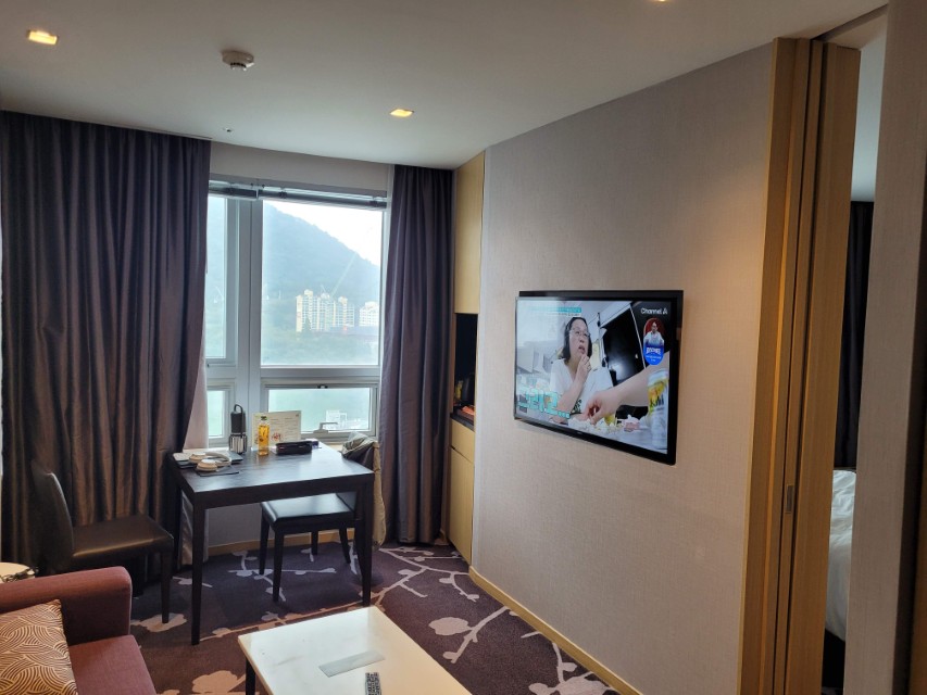 거실과 침실이 연결된 주니어 스위트 구조