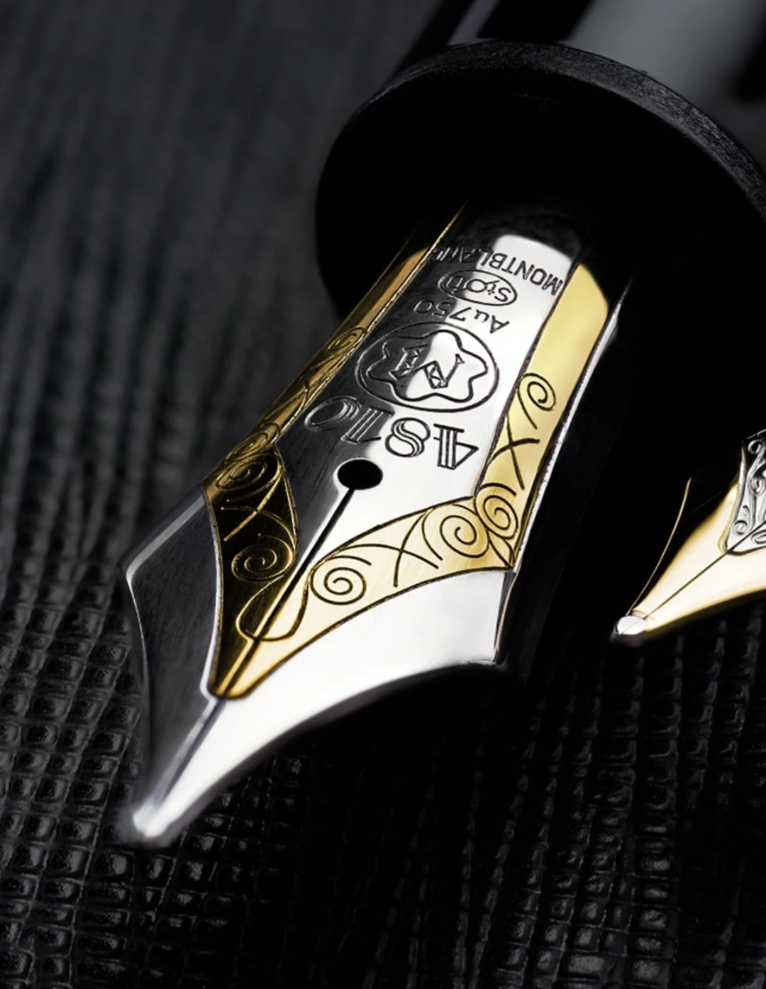 몽블랑 산 높이 4810이 각인된 몽블랑 닙