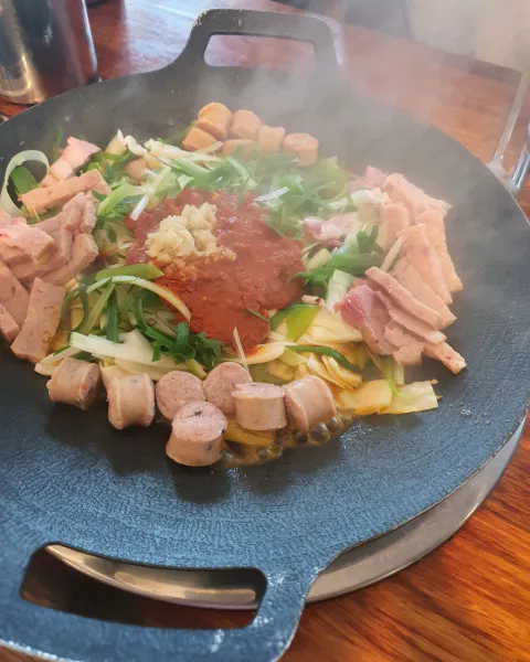 생생정보 대결 맛 대 맛 수제 햄부대찌개 vs 매운 돼지갈비찜