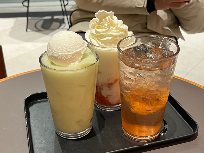 그라니따&amp;#44; 딸기 라떼 2