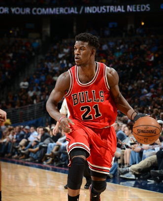 약간 마이클 조던의 모습이 보이기도 한다.