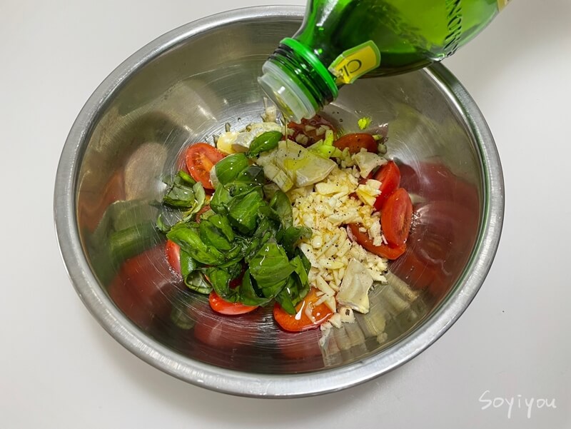 올리브-오일-넣기