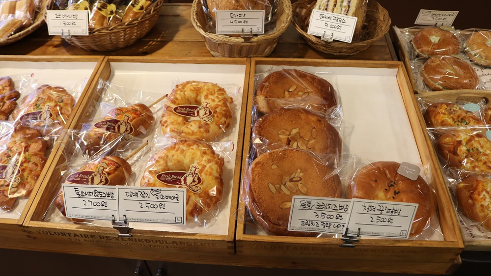 핫도그빵, 크림치즈빵, 꿀팥빵