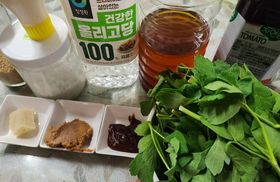 방풍나물 무침 만드는 법 손질 데치기 무침 레시피 제철 효능