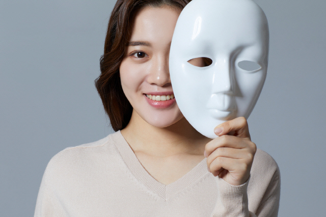가면속거짓된 모습