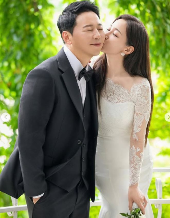 김하영과 남편 박상준의 결혼 관련 이미지