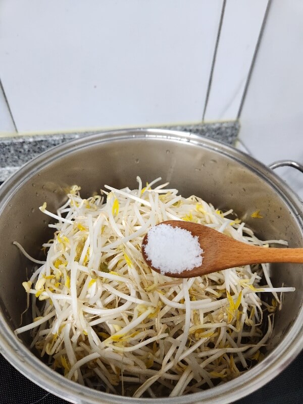 숙주 데치기