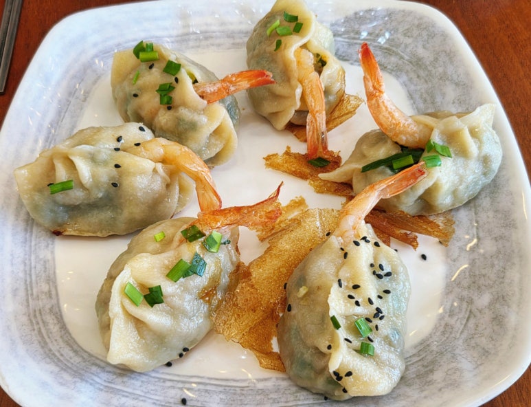신설동 장만만두, 11년 전 용산 만두 달인이 다시 빚는 미슐랭 빕구르망 수제만두 맛집
