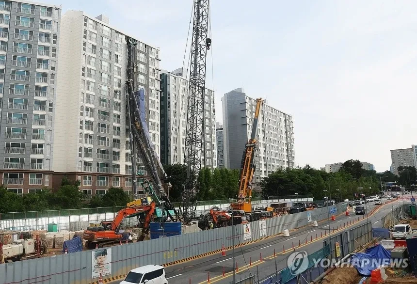 용인 아파트 인접 공사장 항타기 전도 사고 관련 자료
