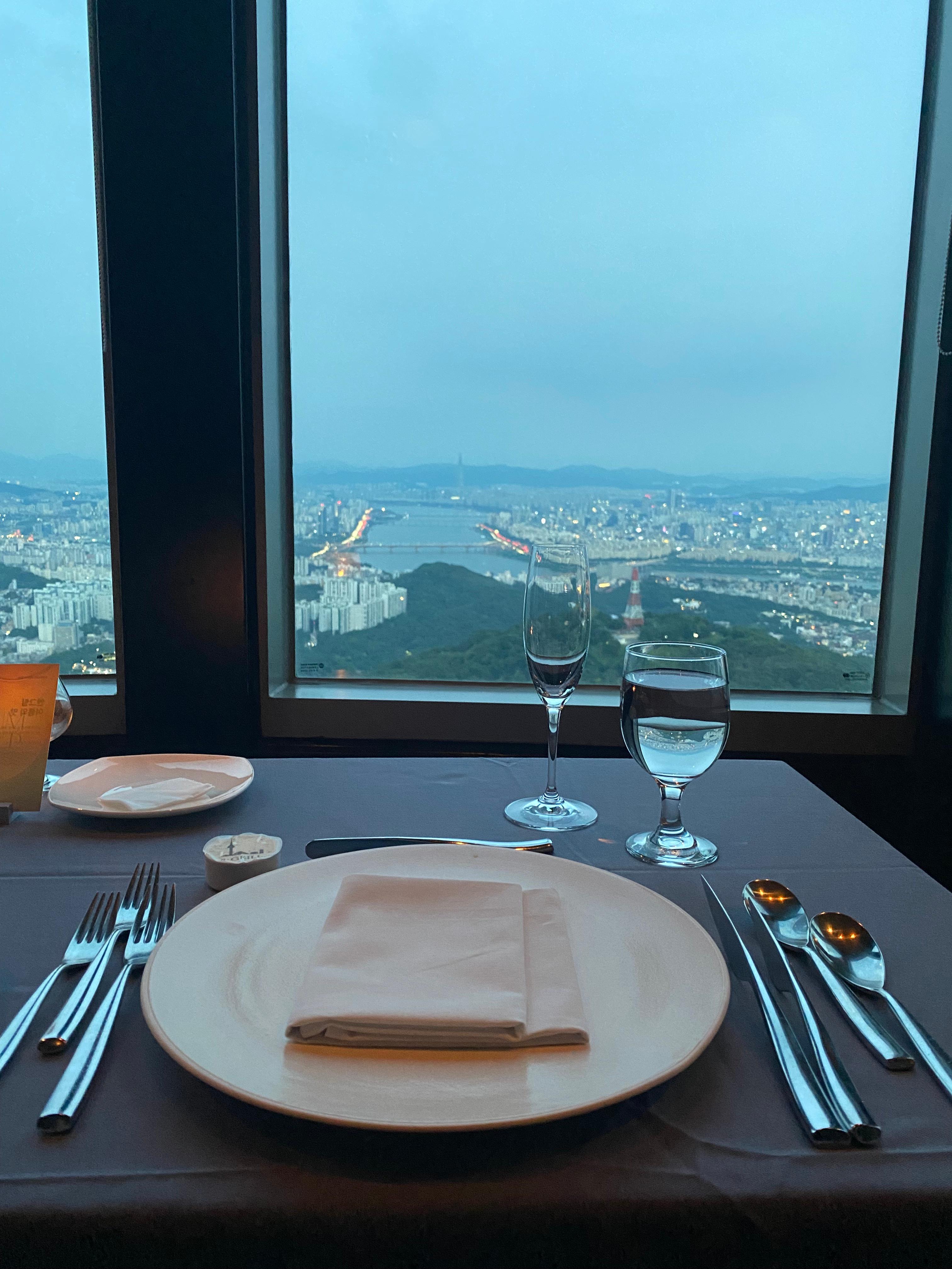 360도 회전하는 한눈에 보는 서울 뷰