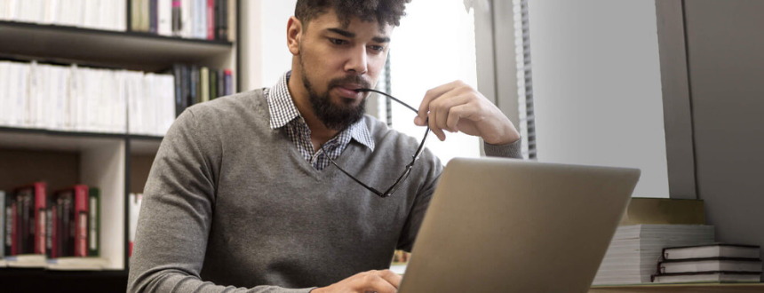 띠지와 표지는 출판사의 전문 편집자가 편집장의 세세한 조언과 날카로운 지적