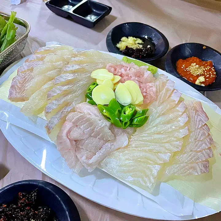 광어회 식감의 신기원 불사의 세계를 연 27년 대구 동구 맛집 추천 생방송투데이 리얼맛집 오늘방송 고수뎐