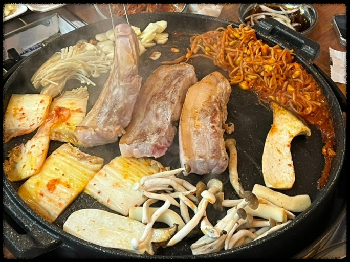 [가격파괴 Why]권반장구이앤샤브샤브&amp;#44; 삼겹살 1인분 가격 보고 소름! 생생정보 출연 맛집