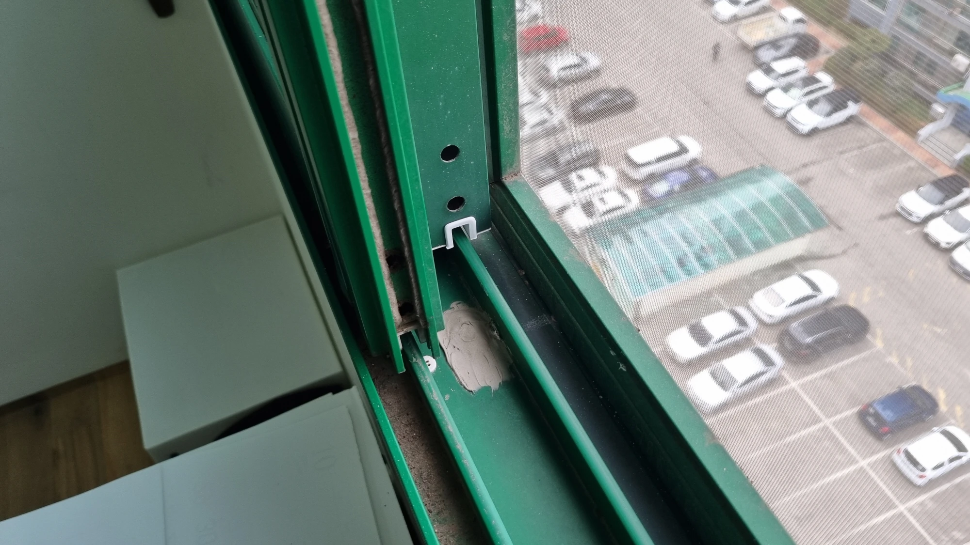 방충망 위치