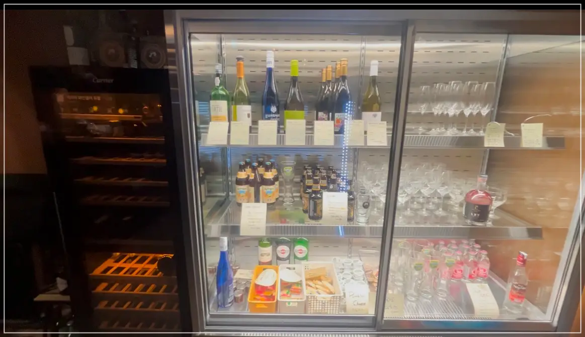 장위동-나씽벗-음료-진열장