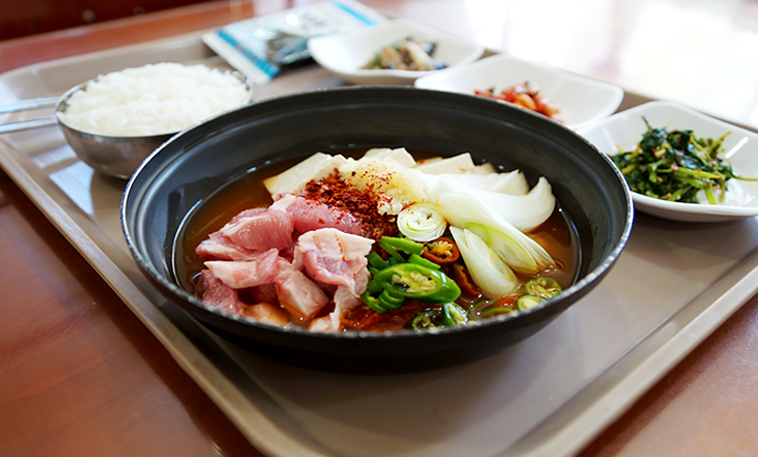 황간휴게소: 돼지 김치찌개