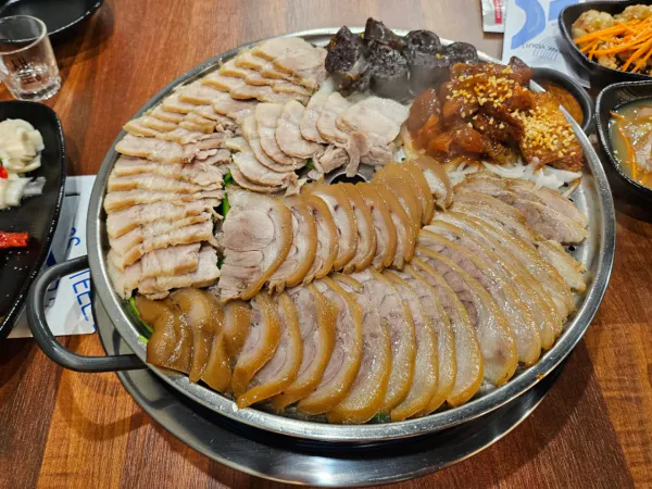 생생정보 가격파괴 Why 족발 4종 보쌈 가격파괴 Why 족발 4종 보쌈 음식점 위치