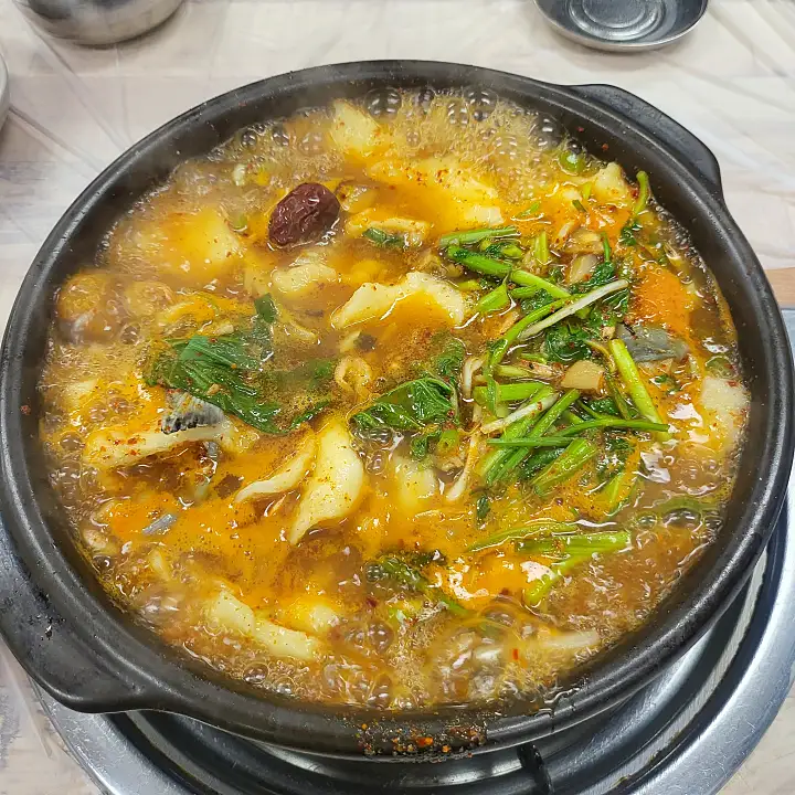 백반기행 177회 윤소이 편 새우탕 메기매운탕 메기탕 합천 맛집 소개