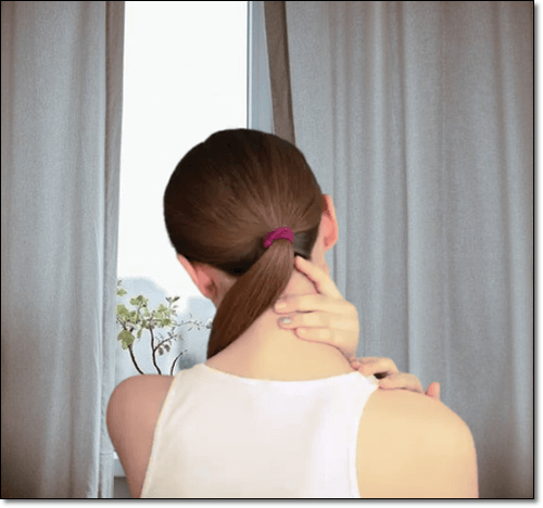 목담에 걸린 여성