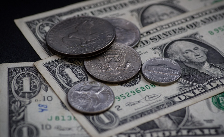 달러랑 센트가 있는 사진