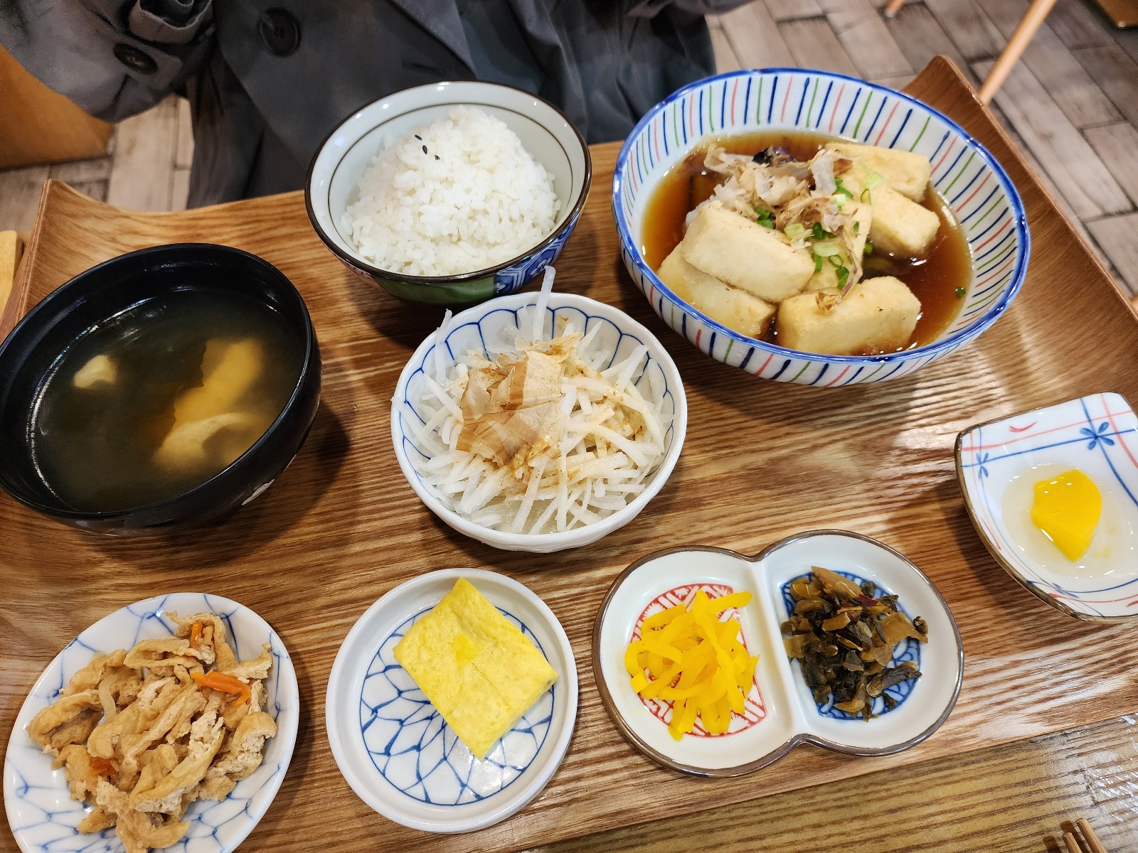 아게다시 도후 정식